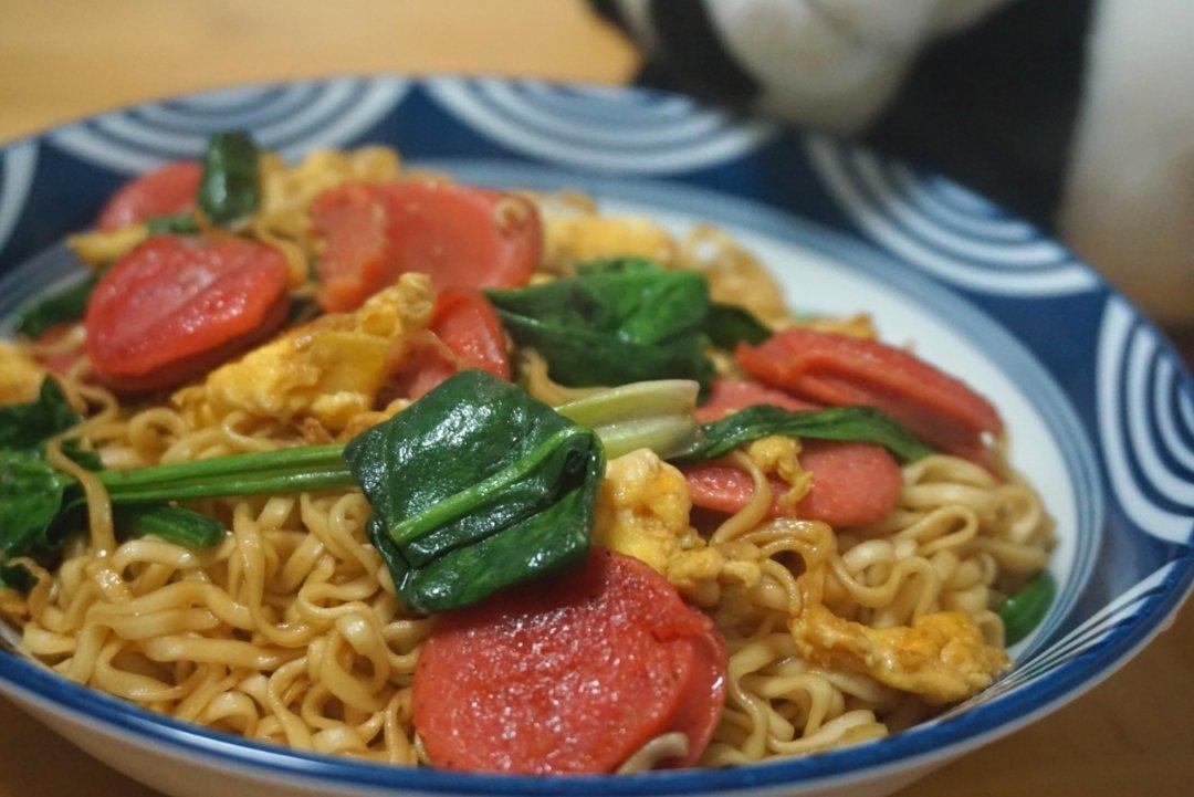 路边摊风味炒方便面