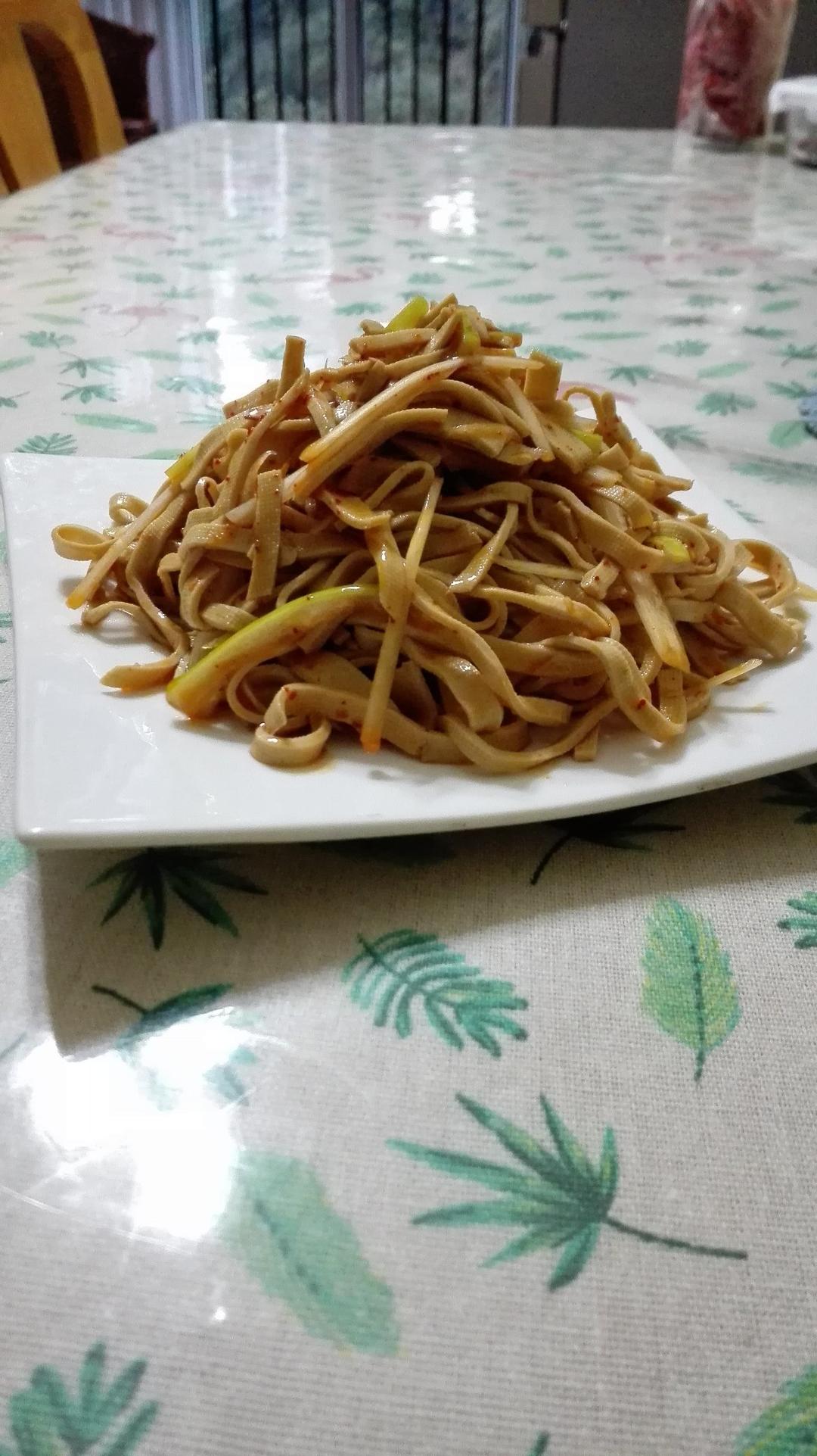 炝拌干豆腐