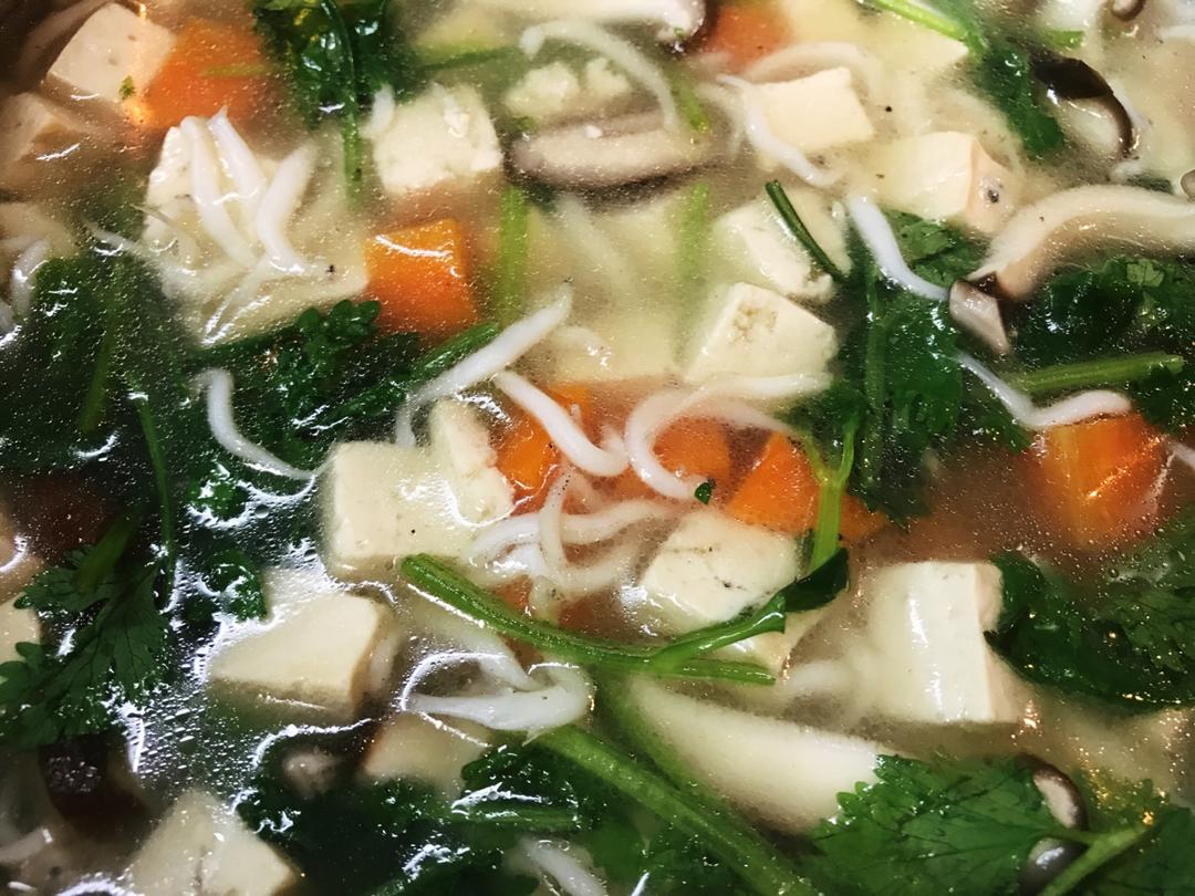银鱼豆腐汤