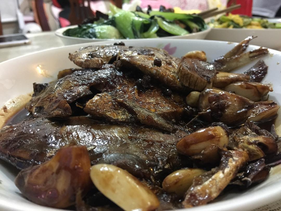 传统中式红烧平鱼