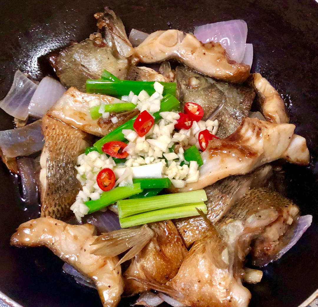 葱香焗鲈鱼