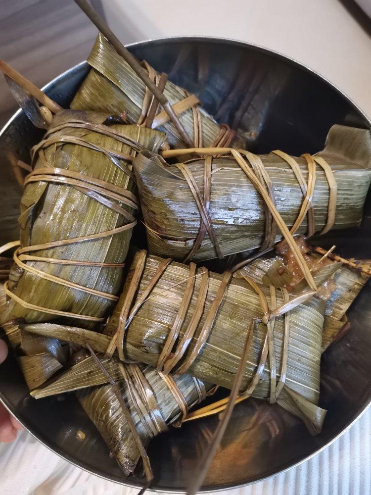 飘着淡淡槐花香的鲜肉粽
