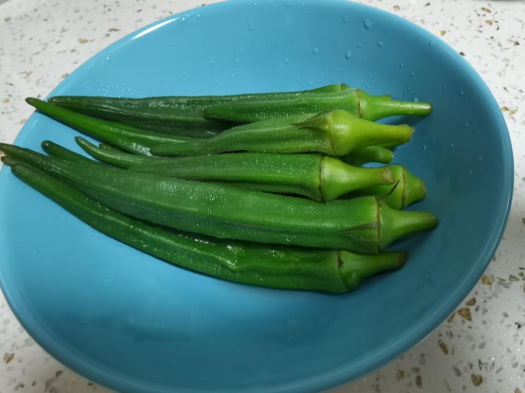 超下饭的凉拌秋葵的做法 步骤1