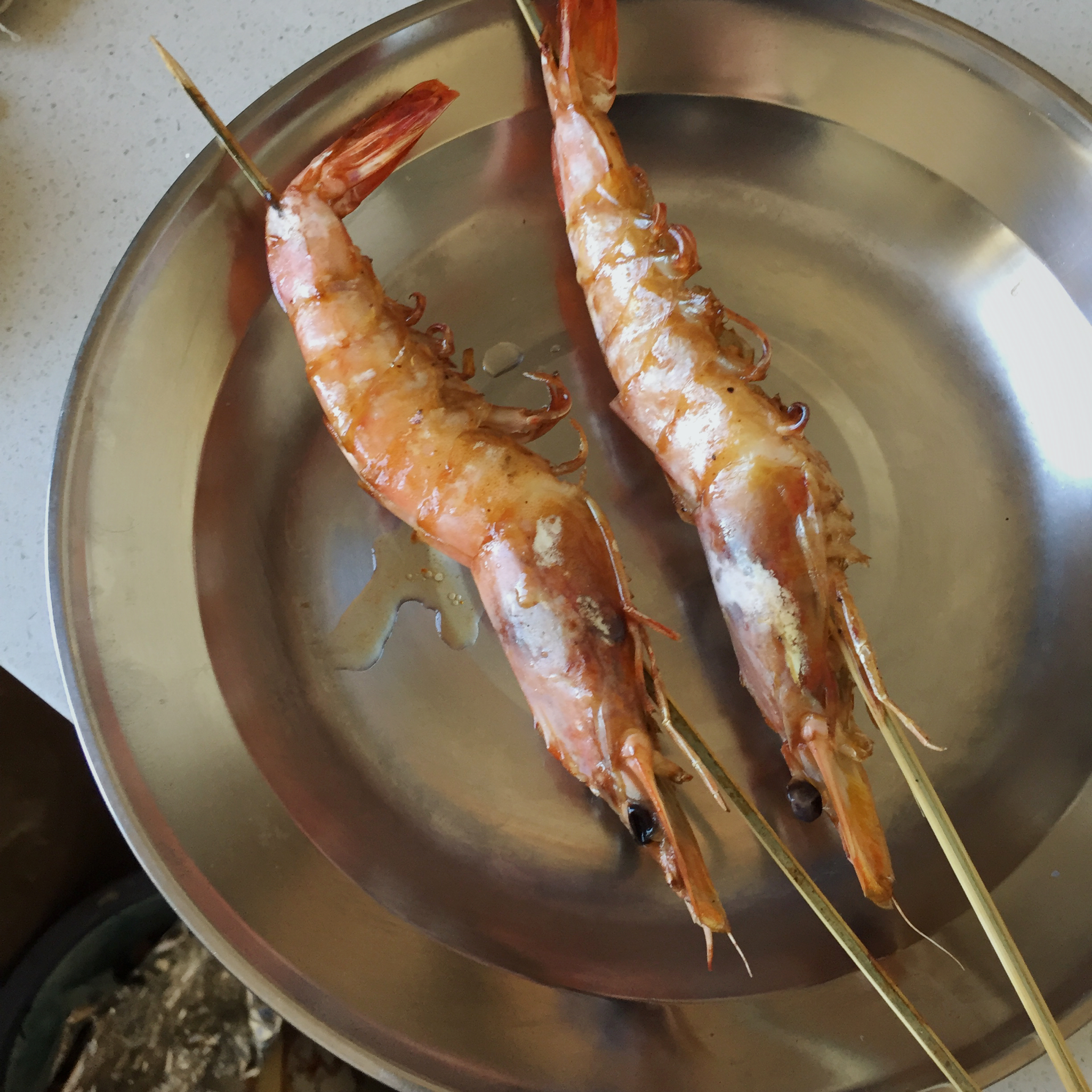 让你忍不住想吮指的——黑椒烤虾串