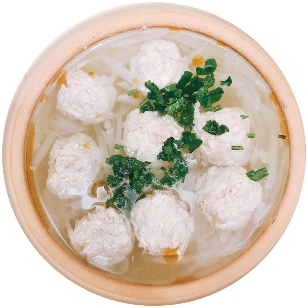 【10分钟系列】白萝卜豆腐圆子汤