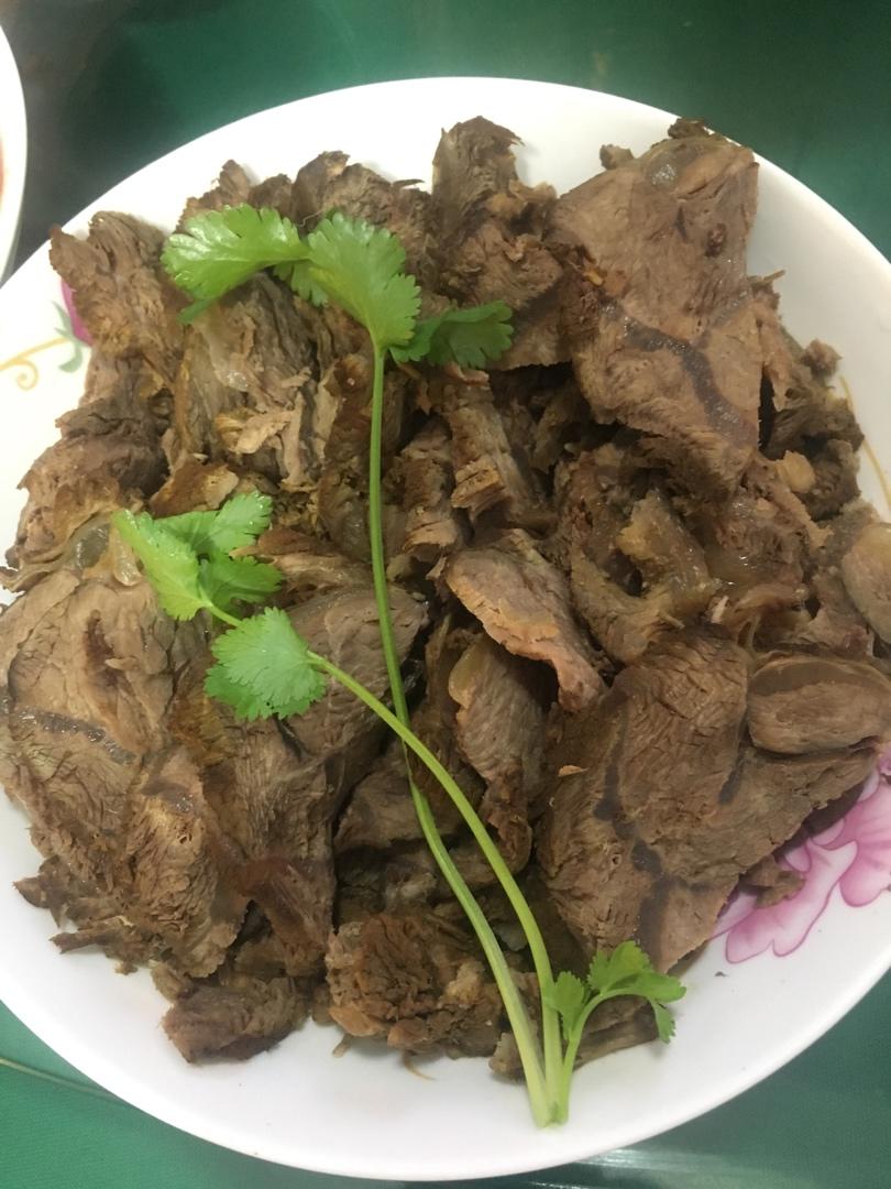 卤牛肉