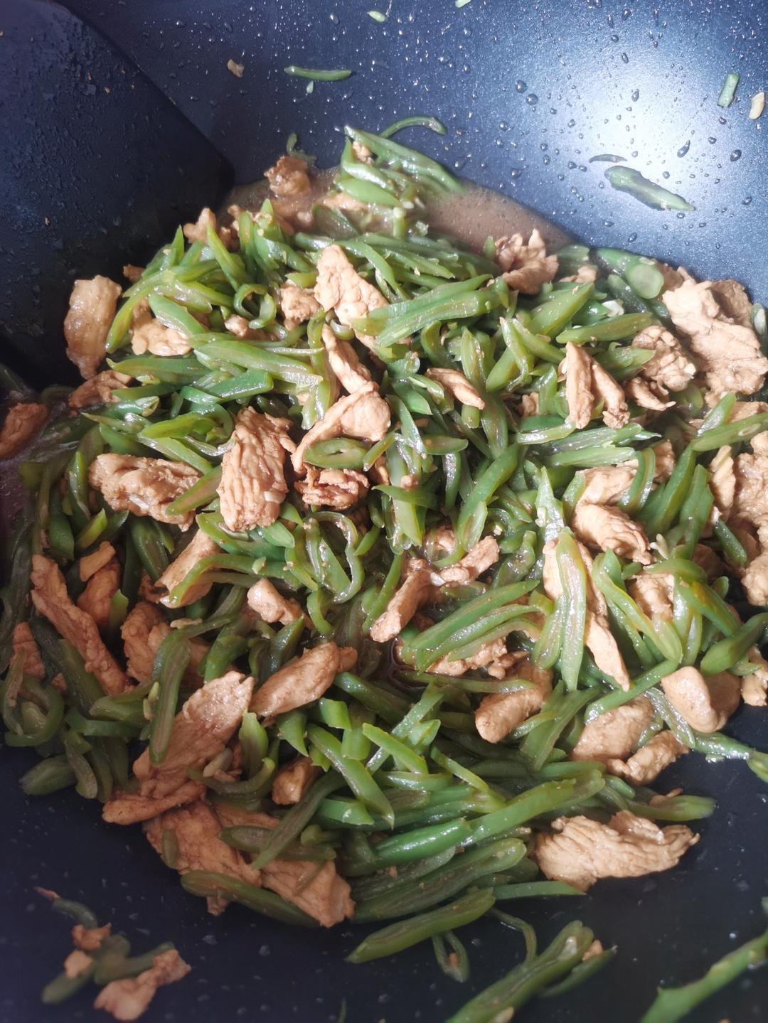 好吃不胖的四季豆炒鸡胸肉