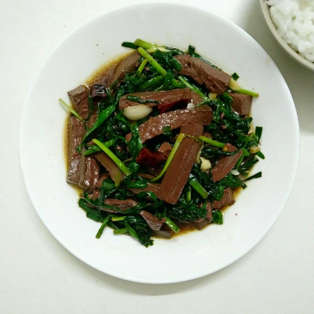 韭菜炒鸭血