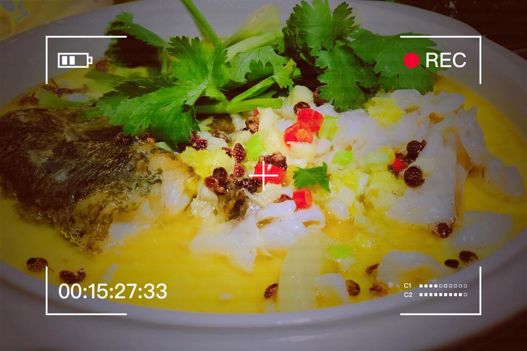 酸菜鲈鱼、水煮鱼（附如何片鱼肉及让鱼肉不腥的小妙招）