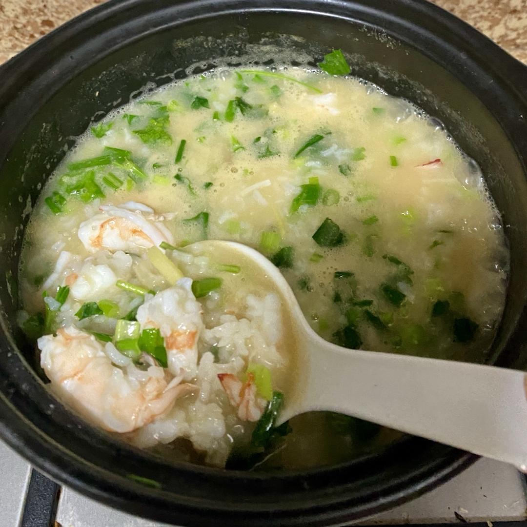 完胜大排档的鲜味潮汕砂锅虾粥