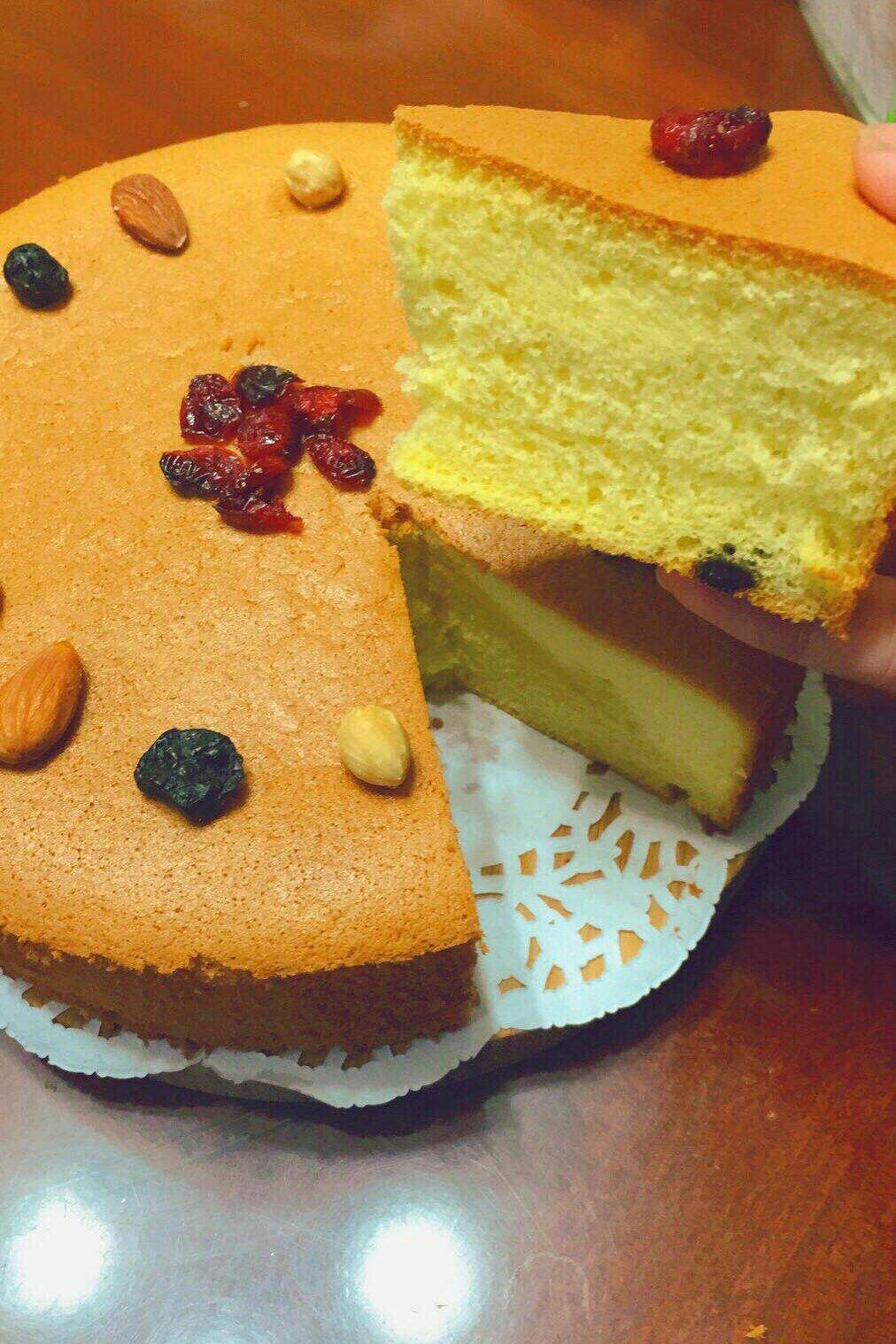 葡萄干坚果戚风极裸蛋糕（8寸）