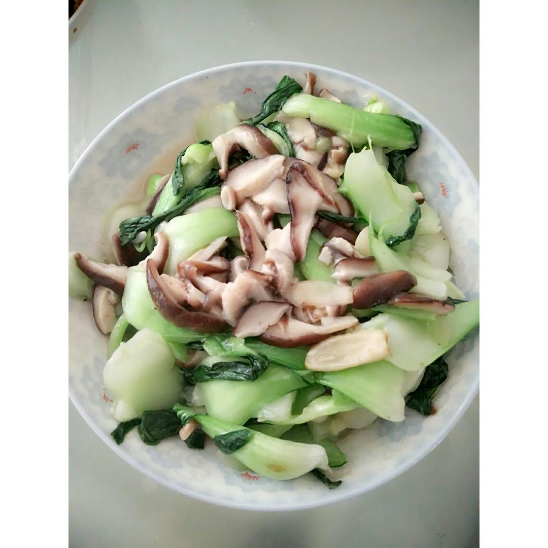 老丁的私房菜-香菇炒油菜