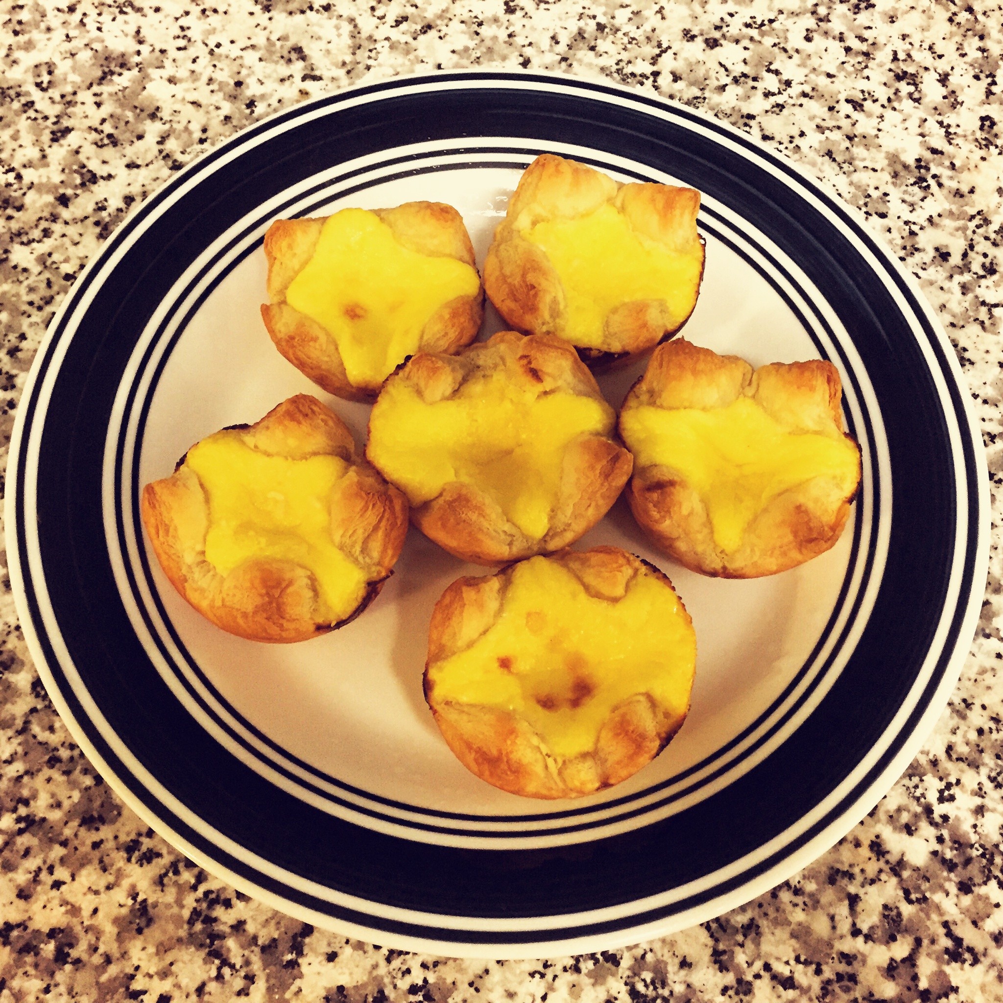 超完美味道超正的蛋挞配方，比KFC的还要嫩还要香~做过最好吃的蛋挞配方