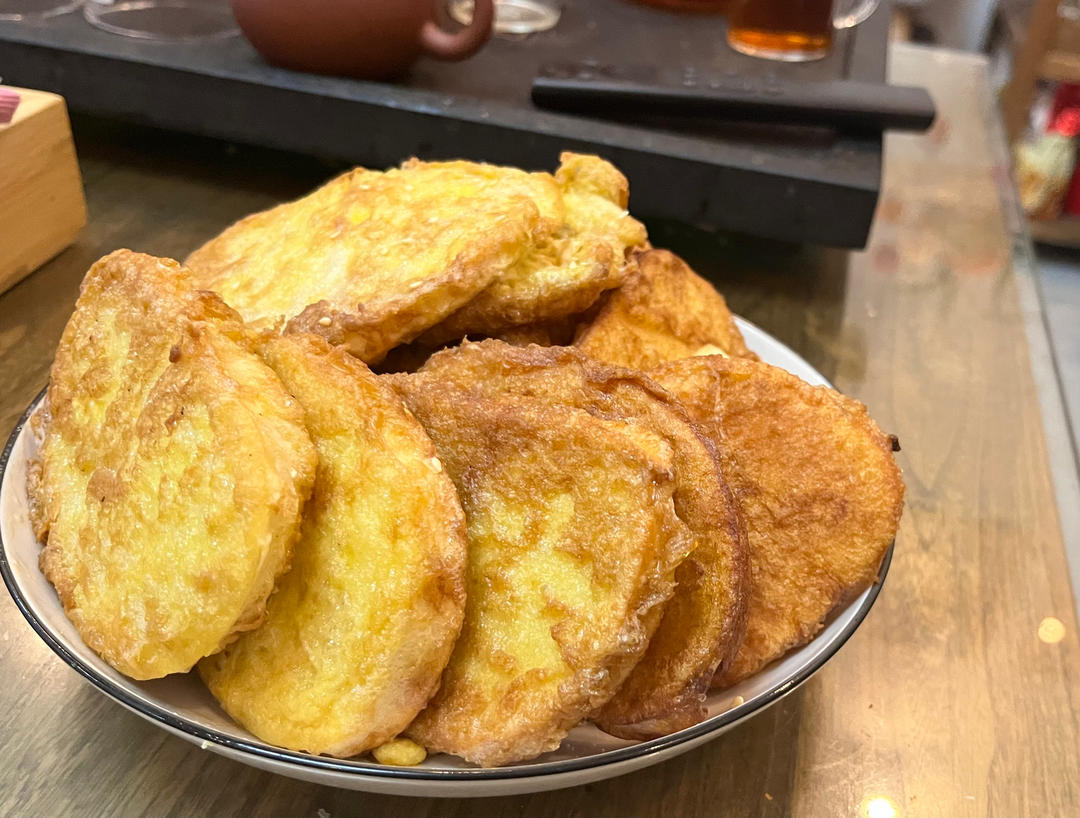 老公下厨：快手早餐～金黄鸡蛋馒头干（外香里软）