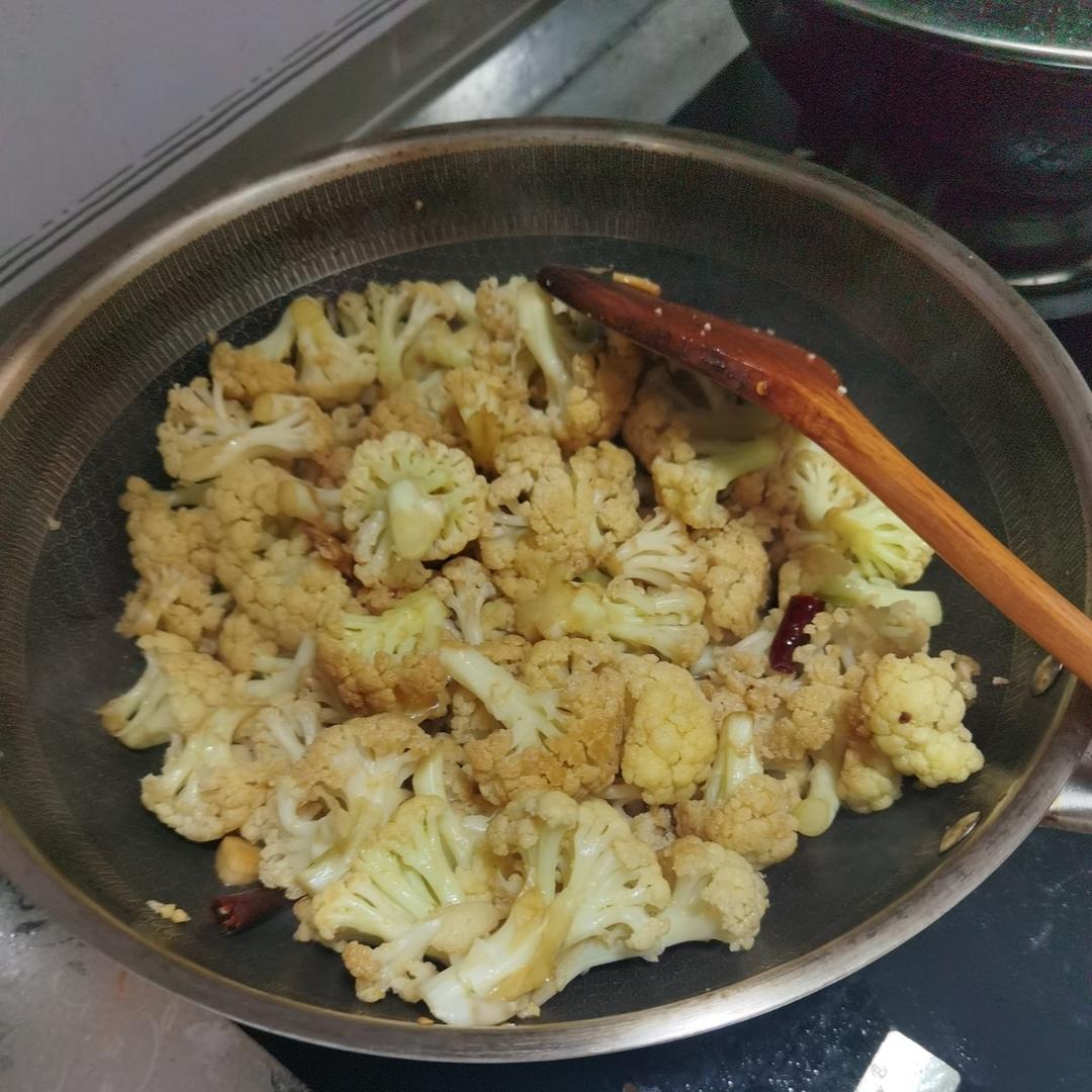 家常素炒菜花，清脆！