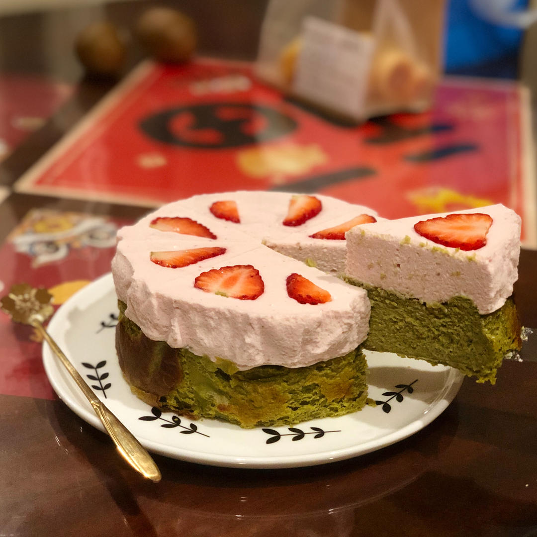 （自记）草莓慕斯抹茶巴斯克