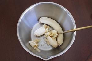 【不能更简单的香蕉面包（蛋糕）Banana Bread】的做法 步骤3