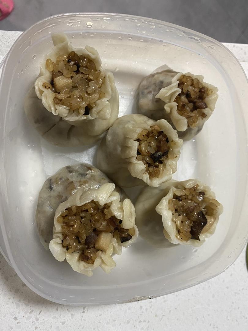 煎猪做的猪肉春笋糯米烧麦