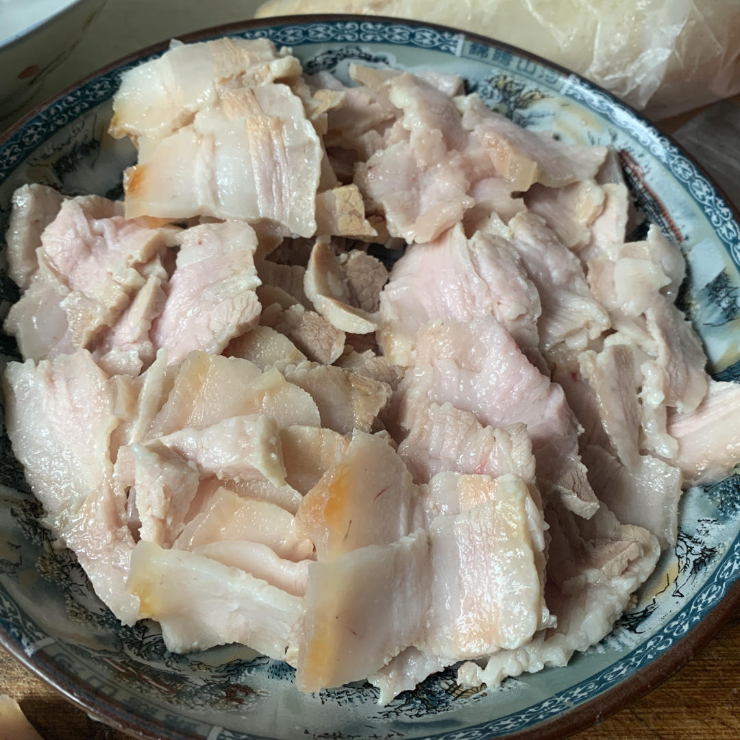 有时候，真的忍不住，搞一盘蒜泥白肉