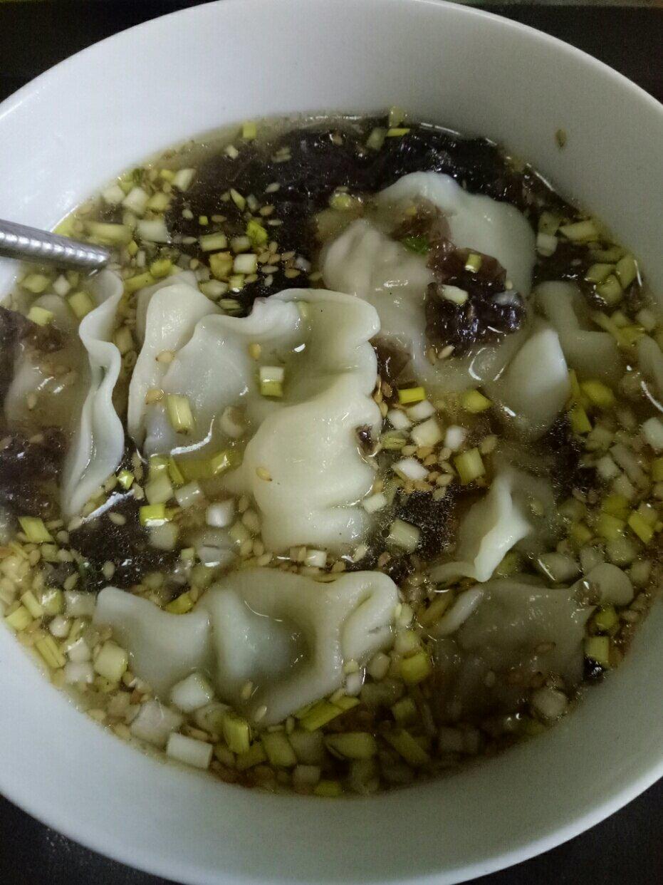 【西安小吃系列】 11:回民街牛肉韭黄酸汤水饺