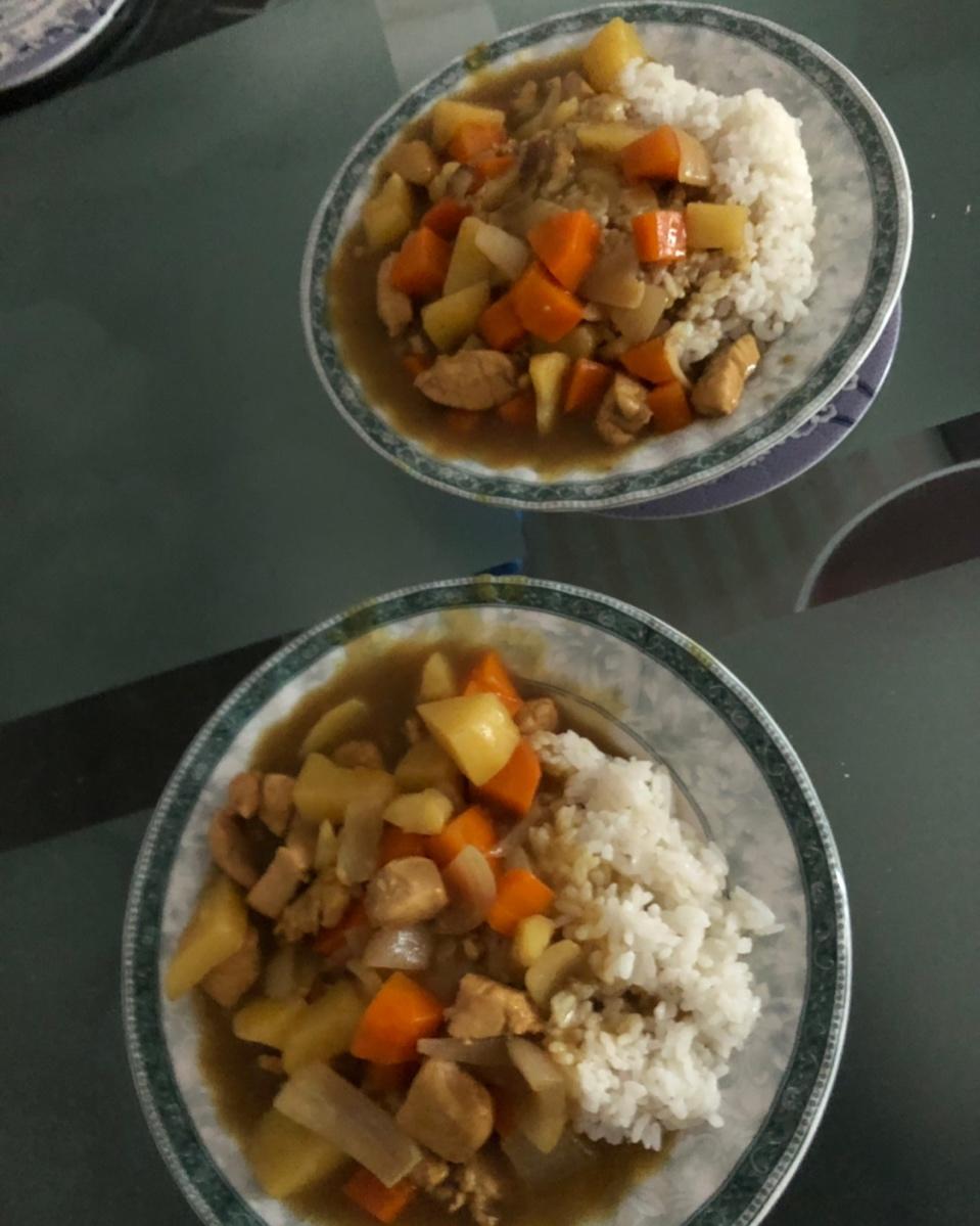 土豆咖喱鸡肉饭