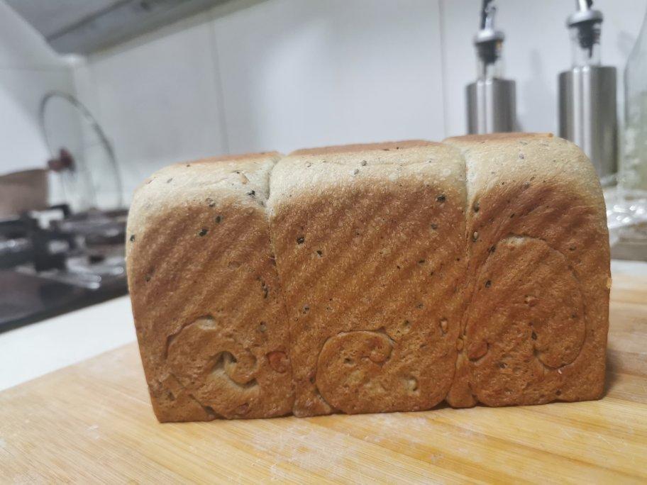 全家都爱吃的健康全麦吐司，新手也能做