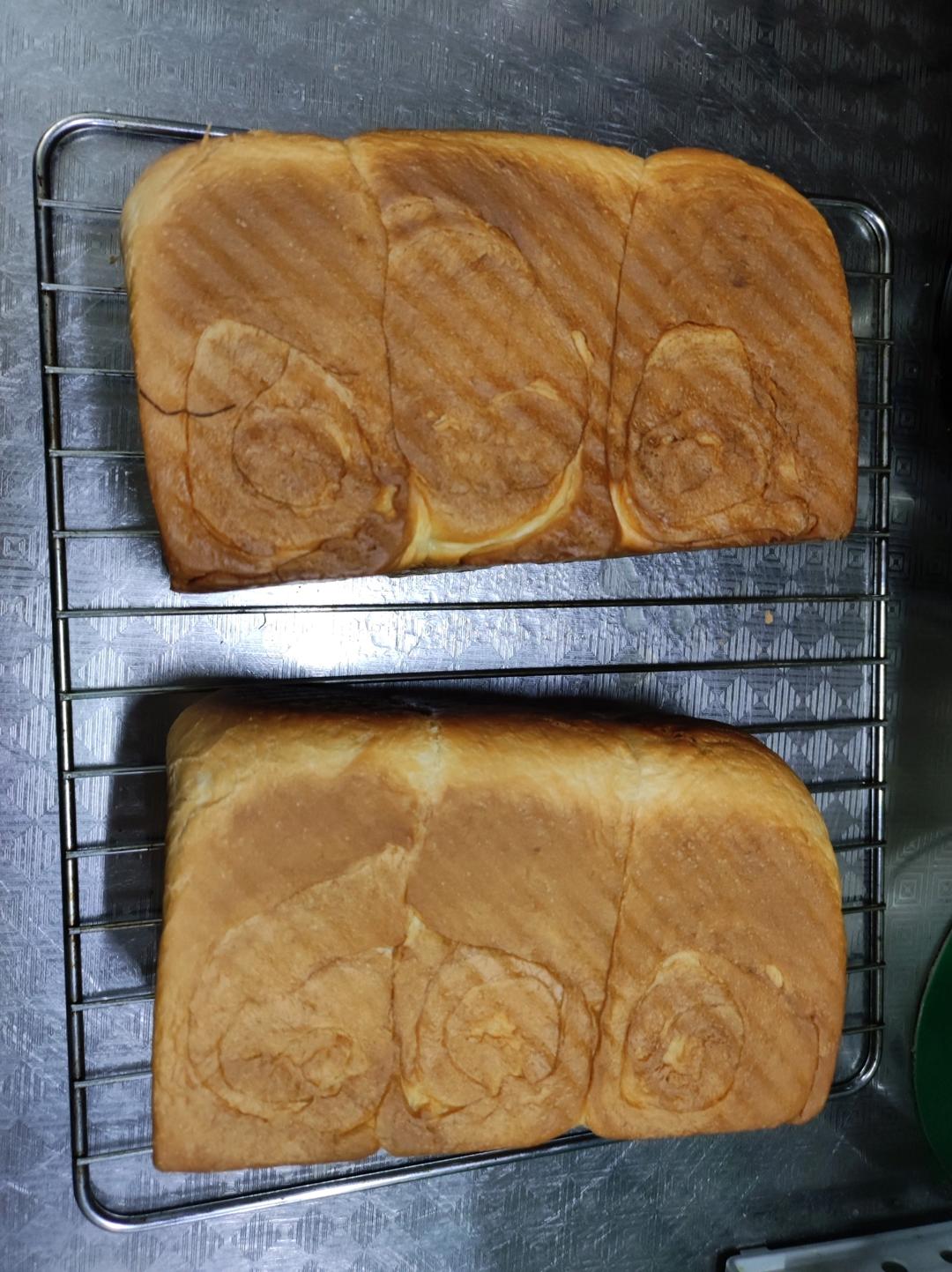 升级版奶香手撕吐司