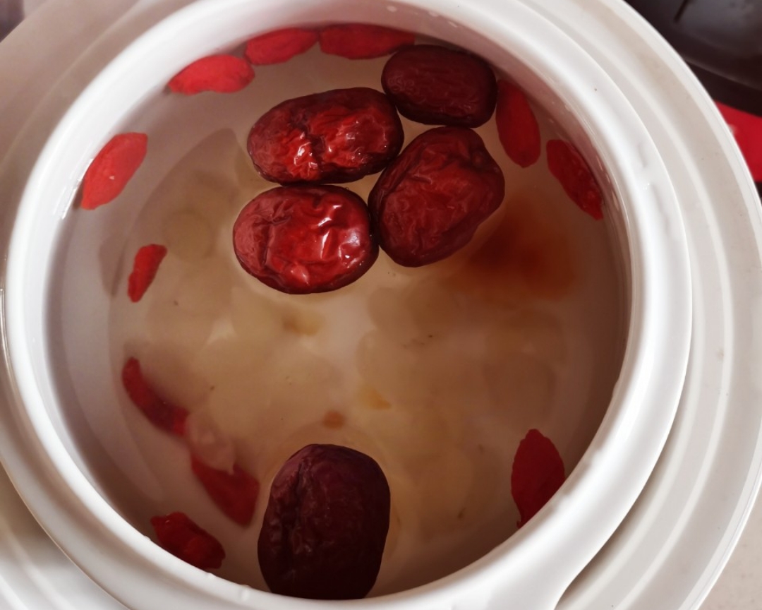 桃胶雪燕皂角米枸杞红枣甜品的做法 步骤6