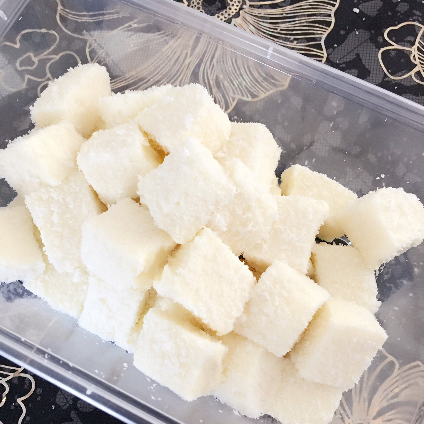 完胜85度C牛奶椰丝小方