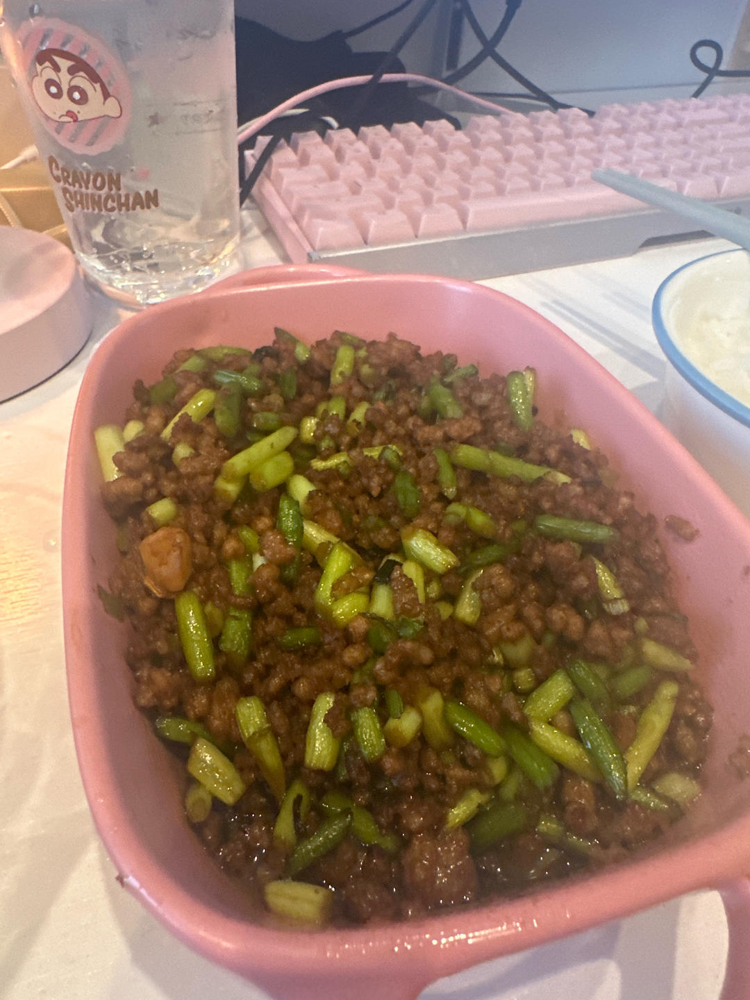 蒜苔炒肉末，三碗米饭都不够吃