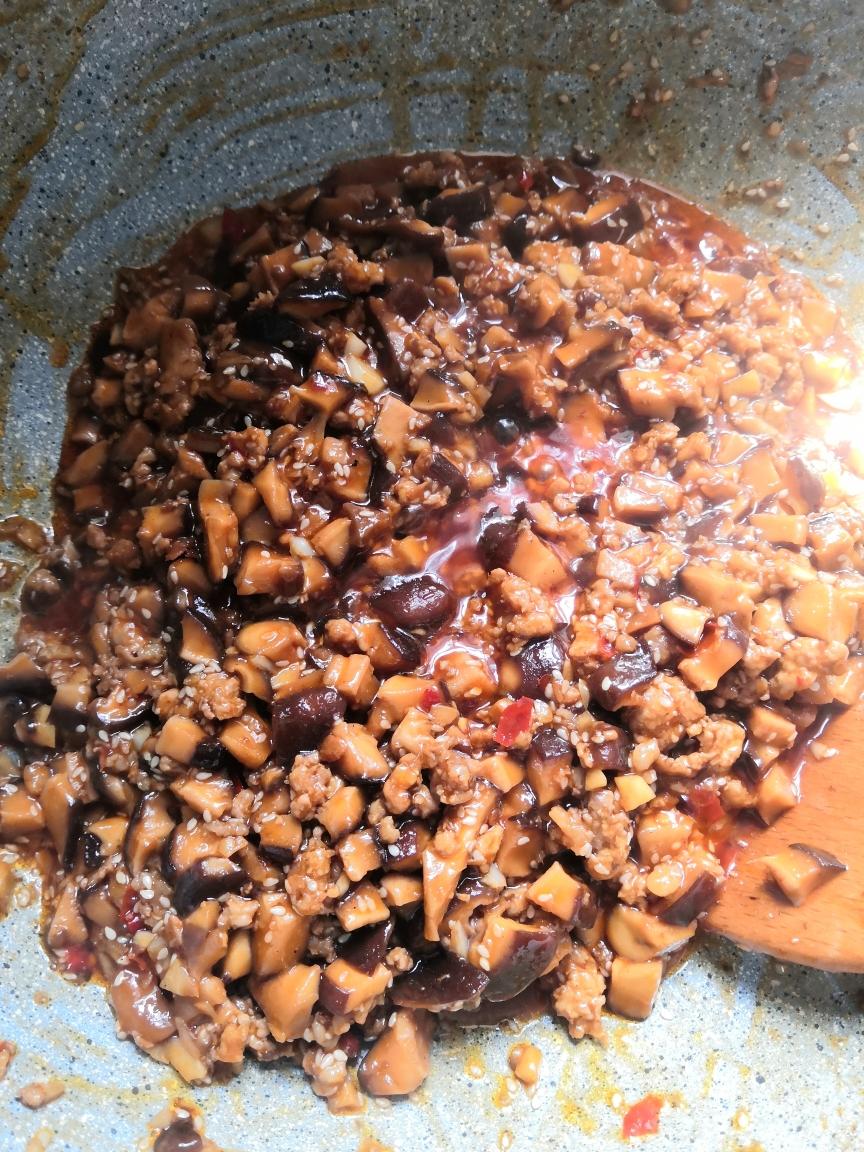 万能香菇肉酱下饭酱，香菇肉酱面，香菇肉酱盖饭