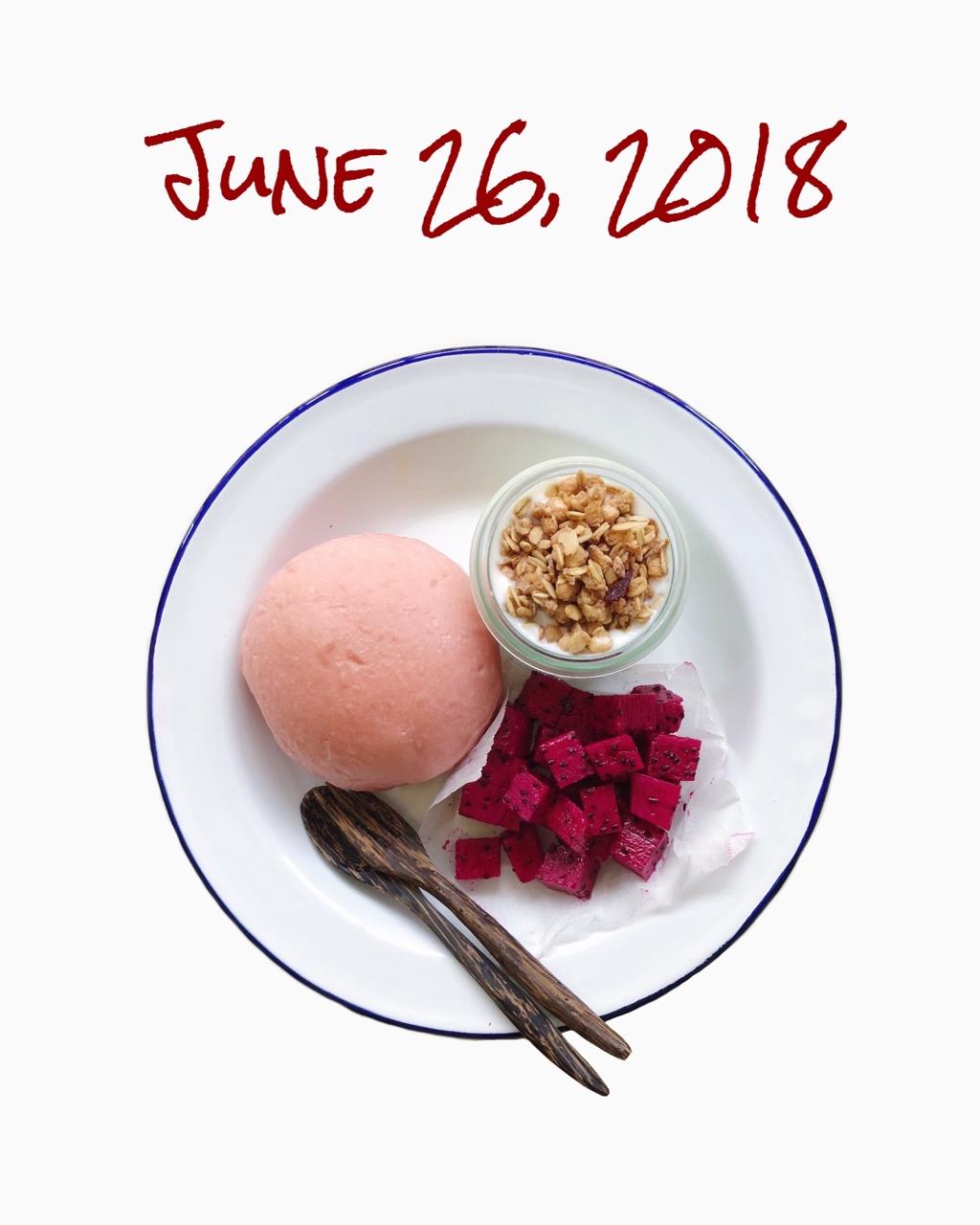 睡沙发才能吃上早餐