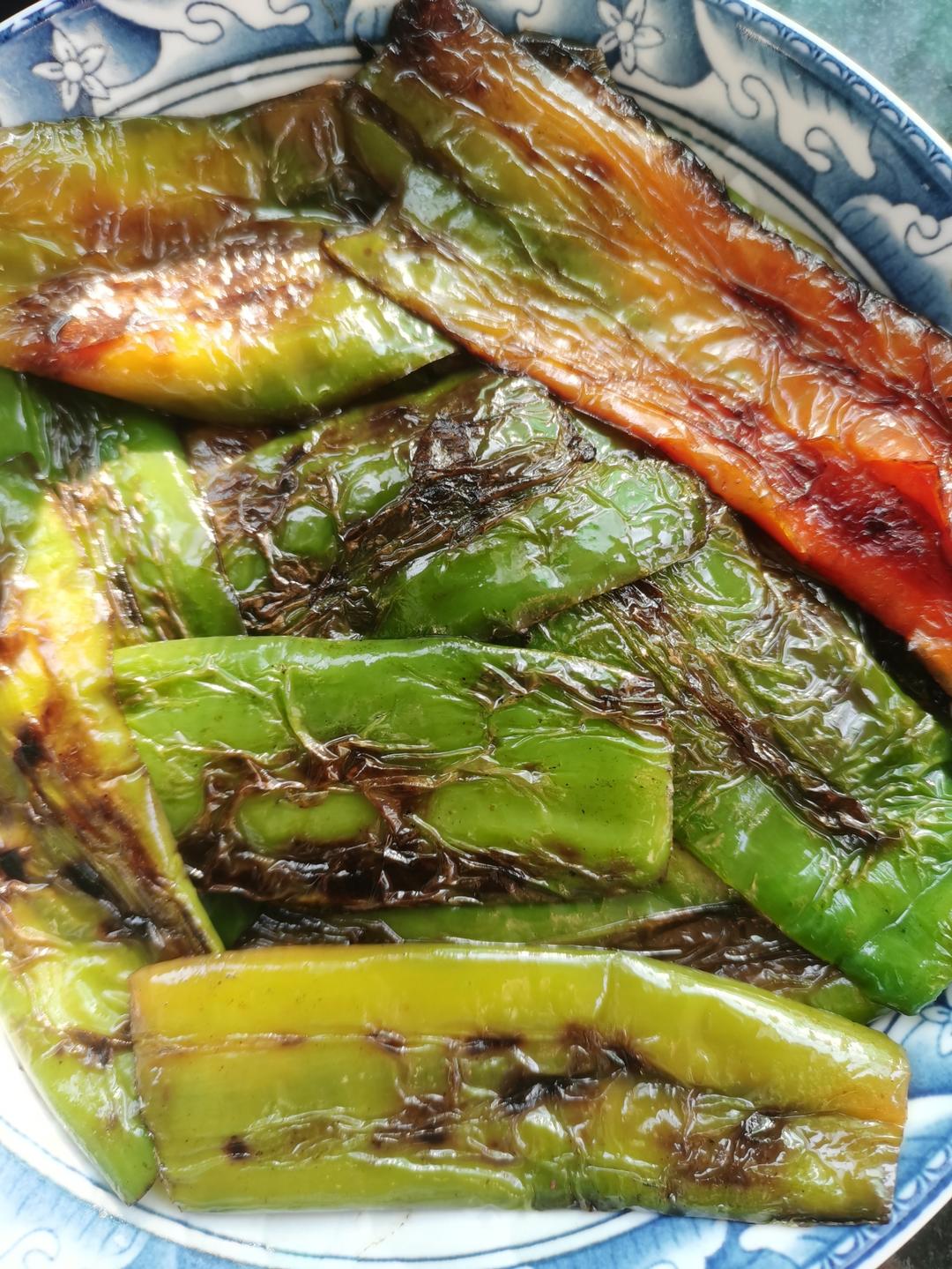 5分钟就可以烧好的虎皮青椒，真的超下饭