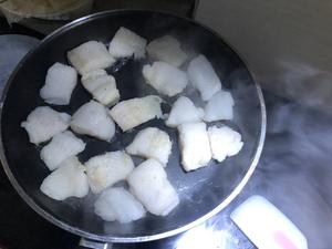 【健康少油】泰式红咖喱龙利鱼的做法 步骤4