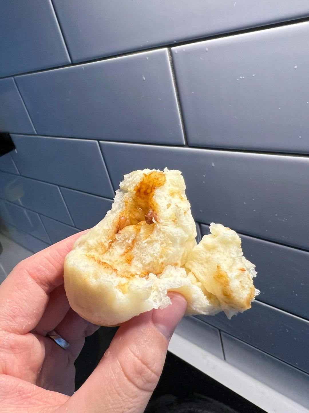 云朵般松软爆浆蜜汁叉烧包