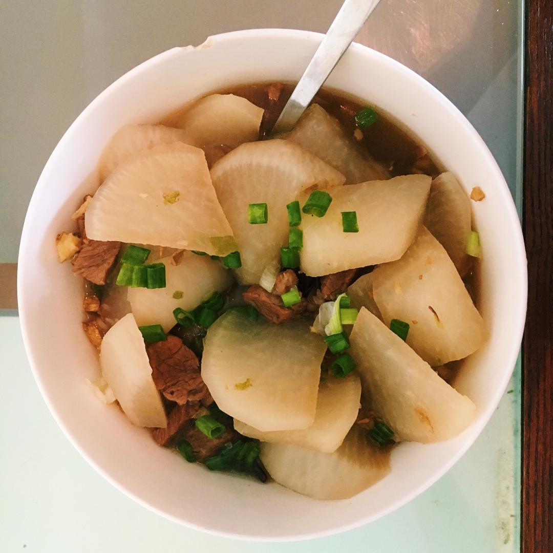 牛肉炖萝卜