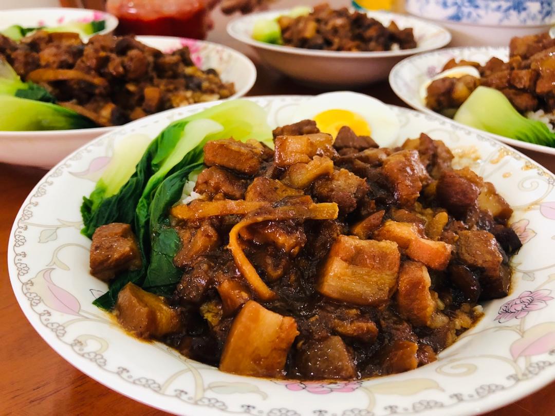 洋葱酥卤肉饭