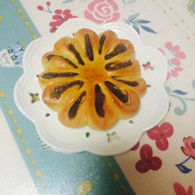 椰蓉花形面包