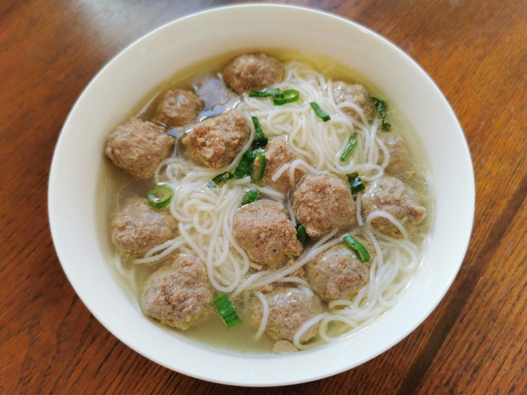 牛肉丸子粉丝汤