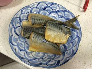 《昨日的美食》之味噌煮鲭鱼的做法 步骤8