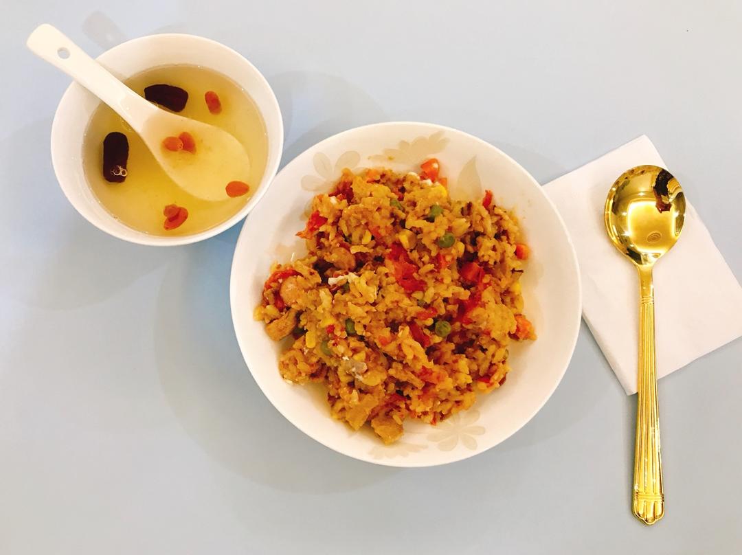 抖音网红一颗番茄饭