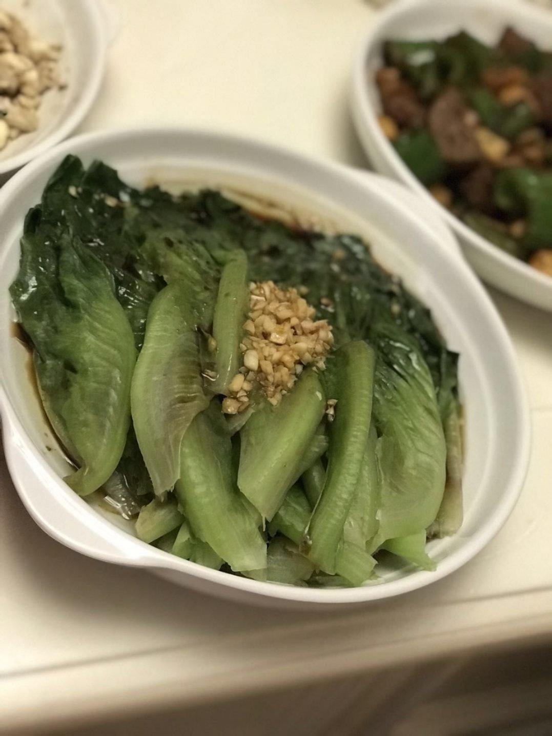 蒜香鲜美凉拌生菜