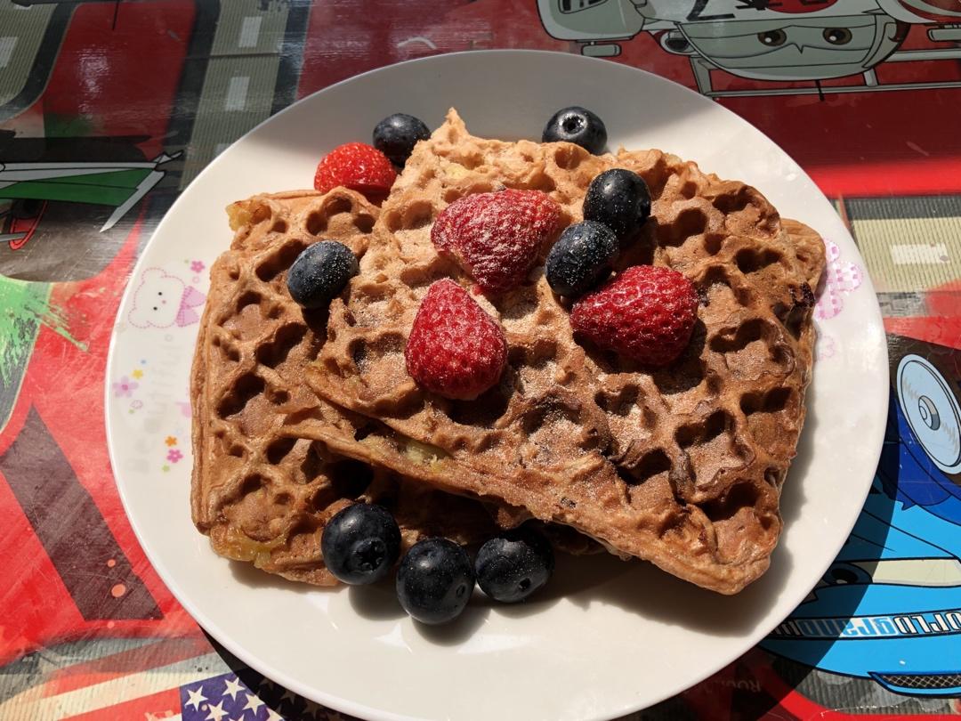 【超快手五分钟早餐系列五】无油低脂香蕉可可酸奶华夫饼（松饼粉版）