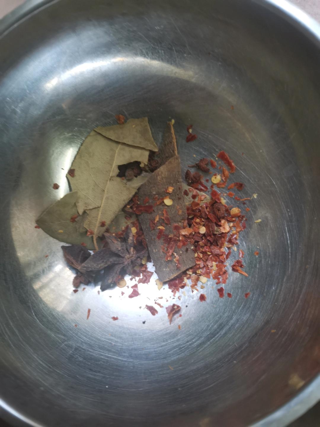 北鼎铸铁锅食谱｜花生炖猪尾