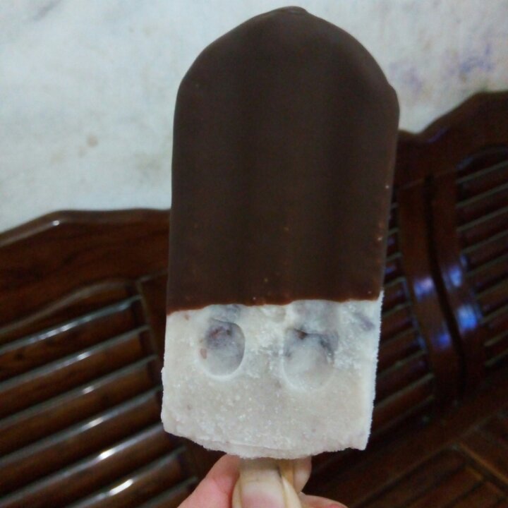 自制巧克力脆皮雪糕