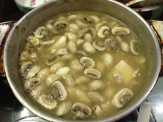 蘑菇豆腐汤