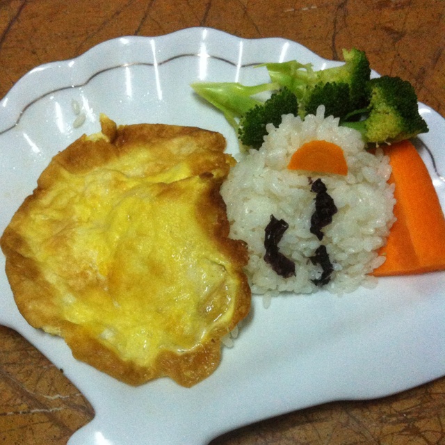 午睡的熊宝宝蛋包饭