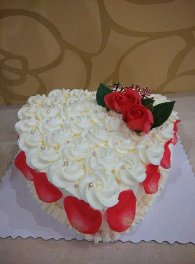 鲜奶油草莓蛋糕