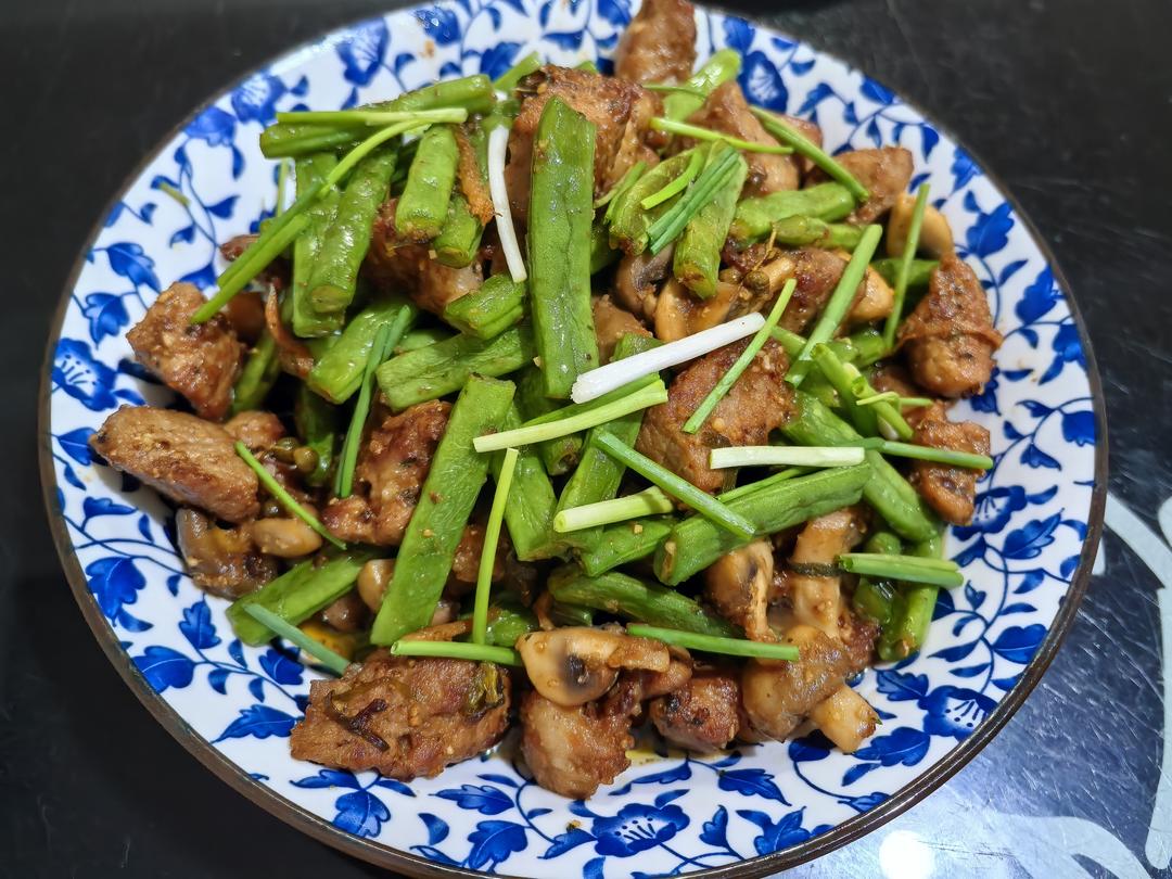 梅花肉炒口蘑四季豆
