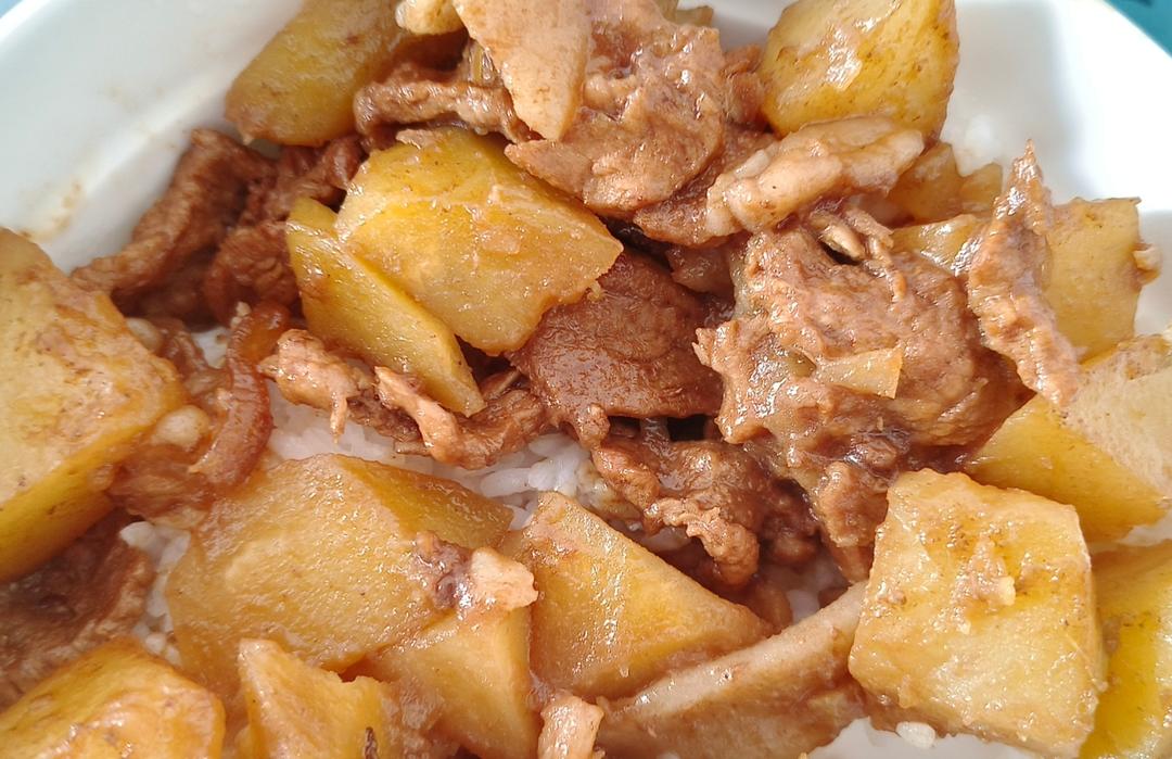 红烧肉炖土豆（丝毫不腻）